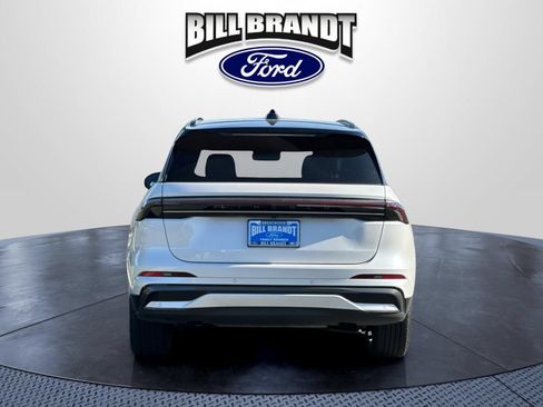 Used 2024 Lincoln Nautilus Reserve w/ Equipment Group 202A AWD/4WD image 4