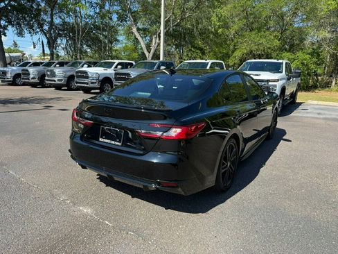 Used 2026 Toyota Camry Hybrid FWD image 9