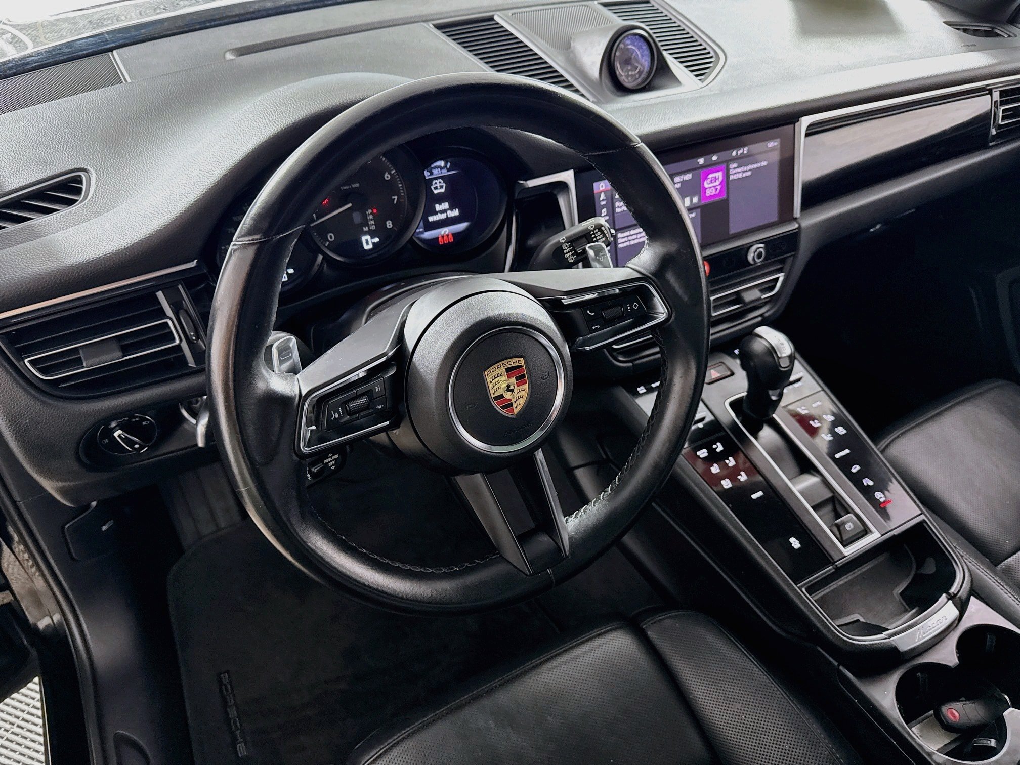 Used 2023 Porsche Macan AWD/4WD image 24