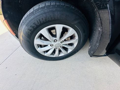Used 2019 Chrysler Pacifica Touring-L FWD image 34