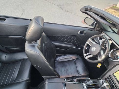 Used 2010 Ford Mustang GT Premium image 37