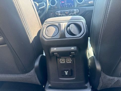 Used 2022 Jeep Wrangler Unlimited Sahara AWD/4WD image 22