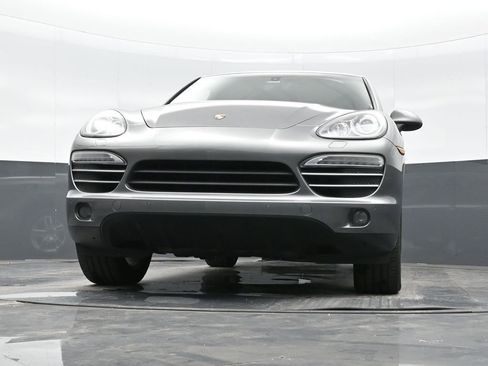 Used 2014 Porsche Cayenne image 41
