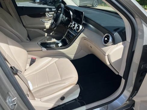 Used 2021 Mercedes-Benz GLC 300 image 12