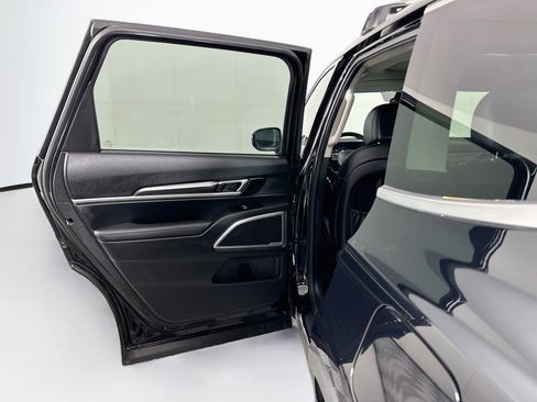 Used 2025 Kia Telluride S AWD/4WD image 27