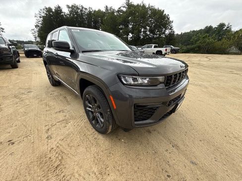 New 2026 Jeep Grand Cherokee Limited AWD/4WD image 7