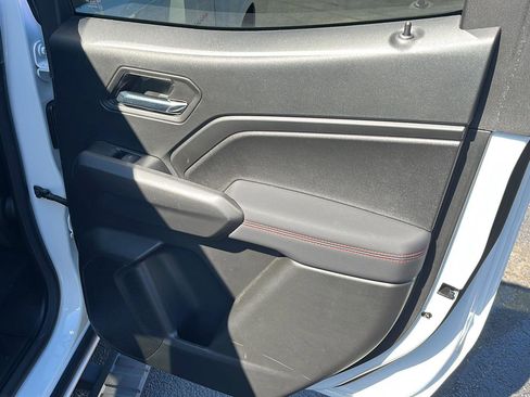 Used 2024 Chevrolet Colorado Z71 w/ Z71 Convenience Package 2 image 25