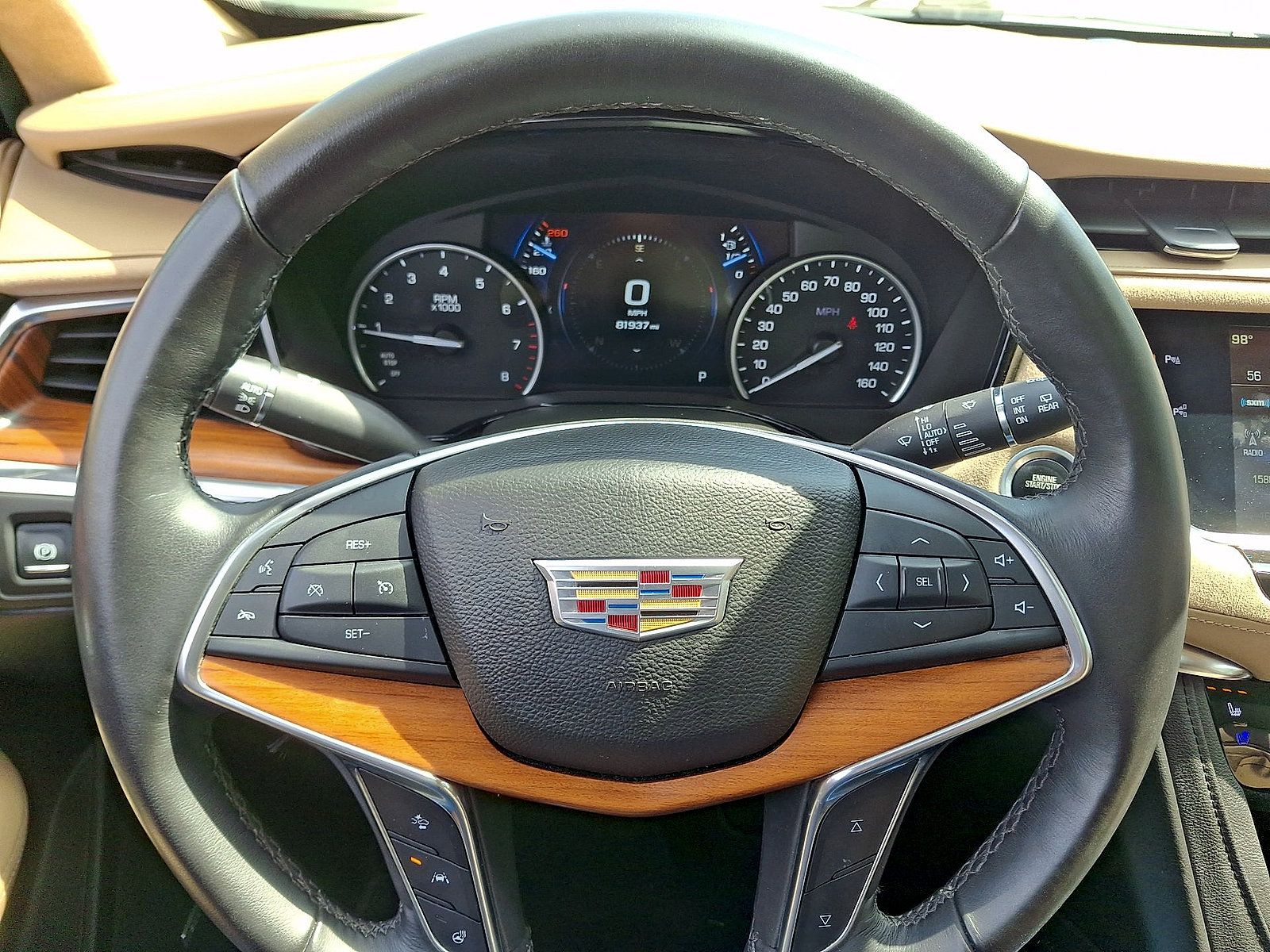 Used 2017 Cadillac XT5 Platinum w/ Driver Assist Package AWD/4WD image 16