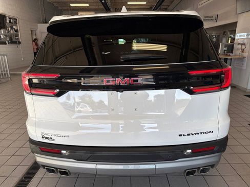 Used 2025 GMC Acadia Elevation image 4