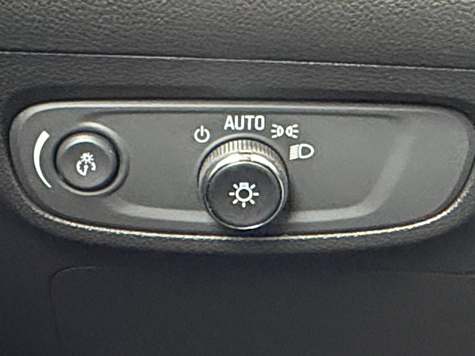 Used 2026 Buick Encore GX Preferred AWD/4WD image 33