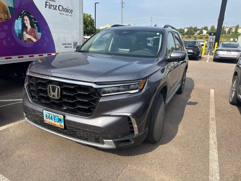 Used 2025 Honda Pilot Touring image 18