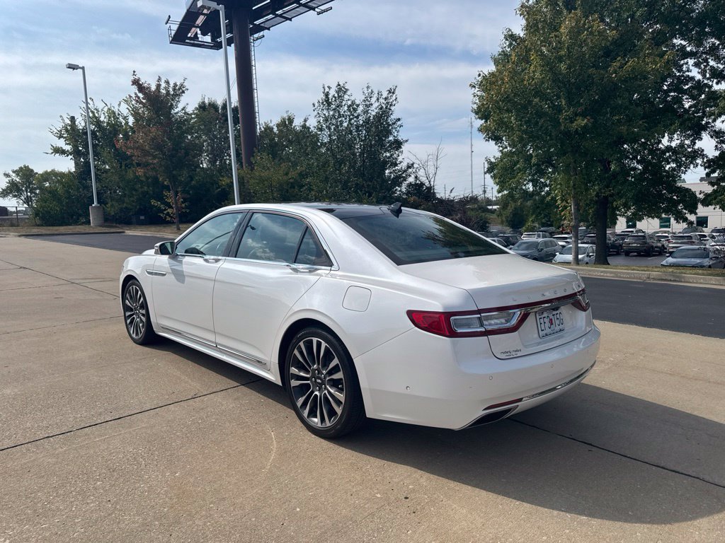 Used 2018 Lincoln Continental Select AWD/4WD image 5