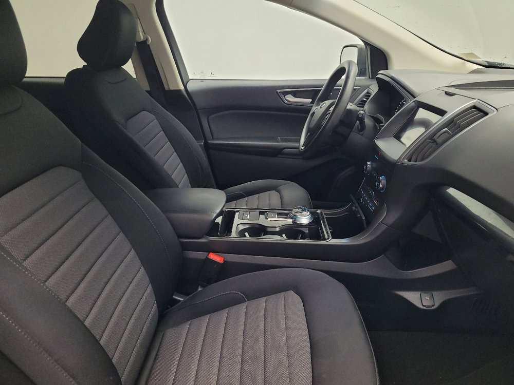 Used 2020 Ford Edge SE FWD image 21