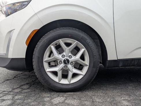 Used 2023 Kia Soul S image 8