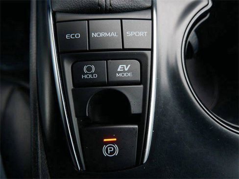 Used 2020 Toyota Camry SE image 23