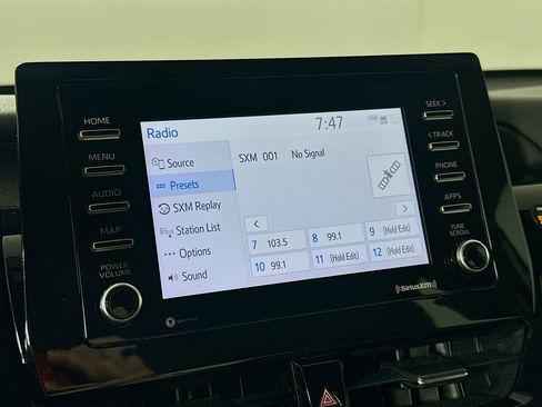 Used 2022 Toyota Camry SE image 28