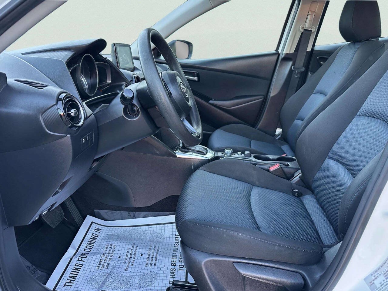 Used 2019 Toyota Yaris LE FWD image 9