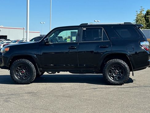 Used 2015 Toyota 4Runner TRD Pro AWD/4WD image 9