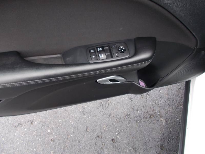 Used 2019 Dodge Challenger SXT RWD image 27