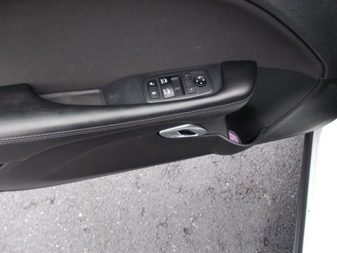 Used 2019 Dodge Challenger SXT RWD image 27