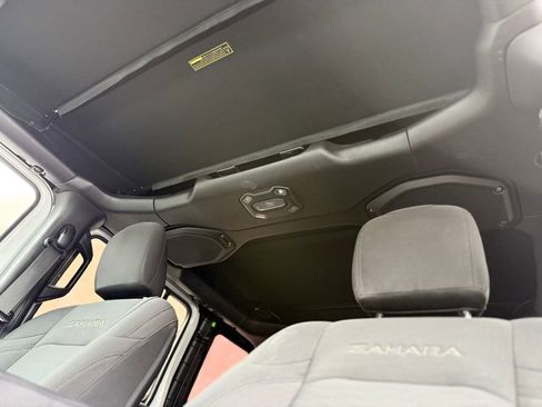 Used 2018 Jeep Wrangler Unlimited Sahara w/ Cold Weather Group image 27