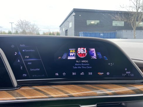 Used 2024 Cadillac Escalade Sport Platinum w/ Heavy-Duty Trailer Package image 79