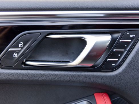 New 2025 Porsche Macan image 22