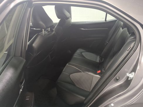 Used 2022 Toyota Camry SE image 19