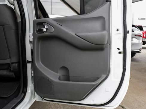 Used 2020 Nissan Frontier SV RWD image 43