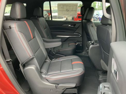 New 2026 Chevrolet Traverse RS w/ LPO, Floor Liner Package FWD image 54