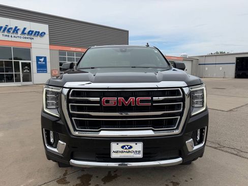 Used 2022 GMC Yukon SLT AWD/4WD image 2