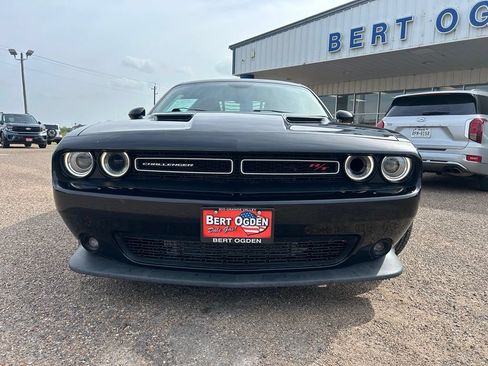 Used 2018 Dodge Challenger R/T Scat Pack w/ Driver Convenience Group RWD image 2