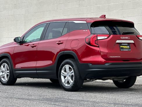 Certified 2022 GMC Terrain SLE w/ LPO, Cargo Package image 6