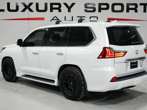 Used 2017 Lexus LX 570 4WD image 3