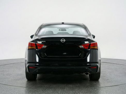 Used 2025 Nissan Altima 2.5 SV image 7