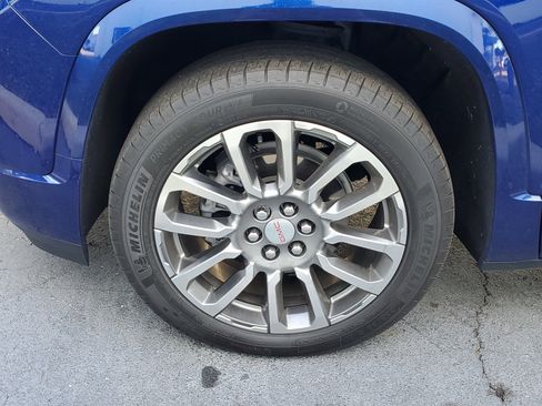 Used 2023 GMC Acadia Denali w/ Denali Ultimate Package image 3