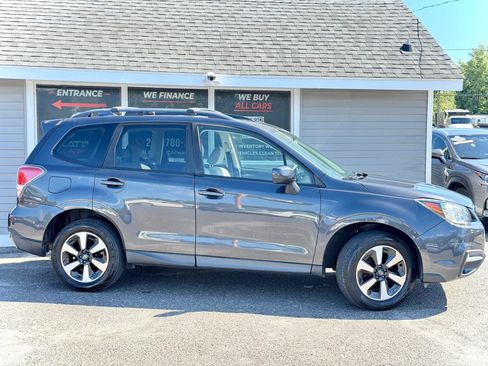 Used 2017 Subaru Forester 2.5i Premium w/ All-Weather Package AWD/4WD image 14