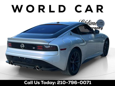 Used 2025 Nissan Z Performance w/ Floor Mat Package RWD image 3