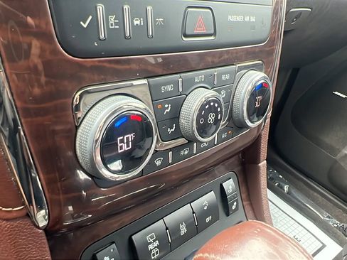 Used 2014 Buick Enclave Leather FWD image 17