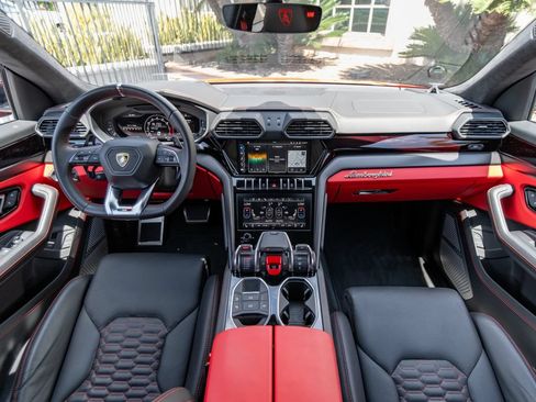 Used 2022 Lamborghini Urus AWD/4WD image 7