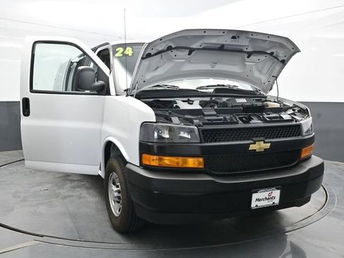 Used 2024 Chevrolet Express 3500 LS RWD image 46