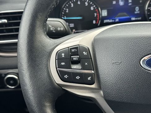 Used 2024 Ford Explorer Limited image 19