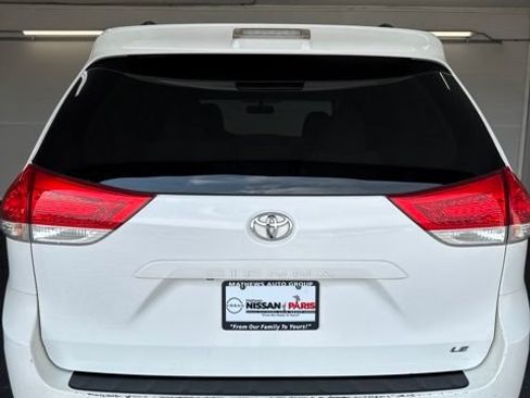 Used 2014 Toyota Sienna LE FWD image 16