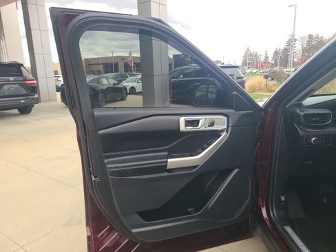 Used 2022 Ford Explorer Limited w/ Equipment Group 301A image 17