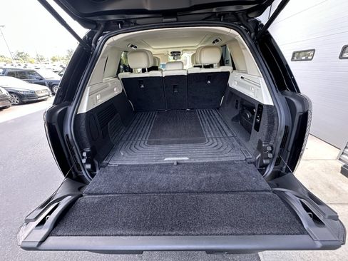 Certified 2024 Land Rover Range Rover Autobiography AWD/4WD image 33