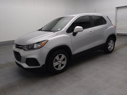 Used 2020 Chevrolet Trax LS w/ Tint and Cruise Package FWD image 2