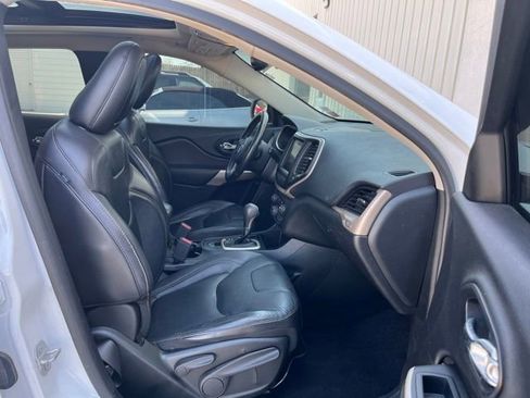 Used 2018 Jeep Cherokee Limited image 24