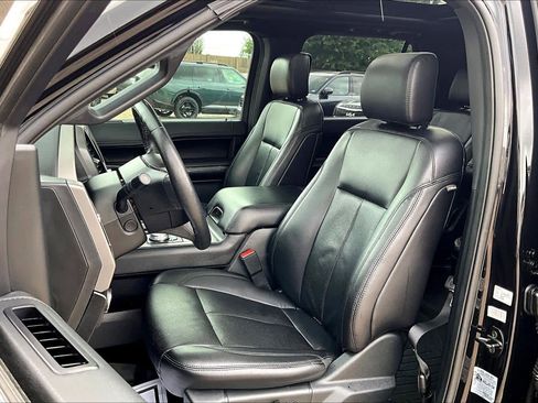 Used 2020 Ford Expedition XLT w/ Equipment Group 202A image 8