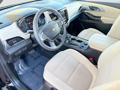 Used 2023 Chevrolet Traverse LS image 25