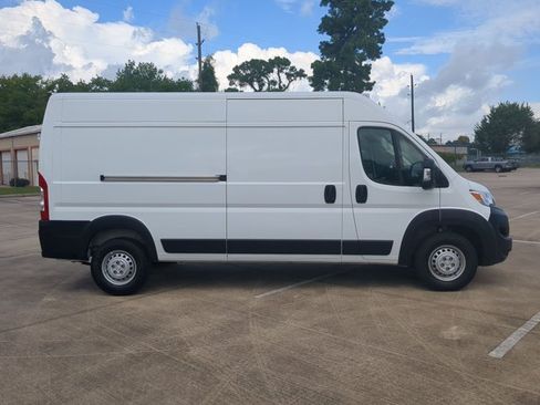 Used 2026 RAM ProMaster 2500 w/ Convenience Group FWD image 4